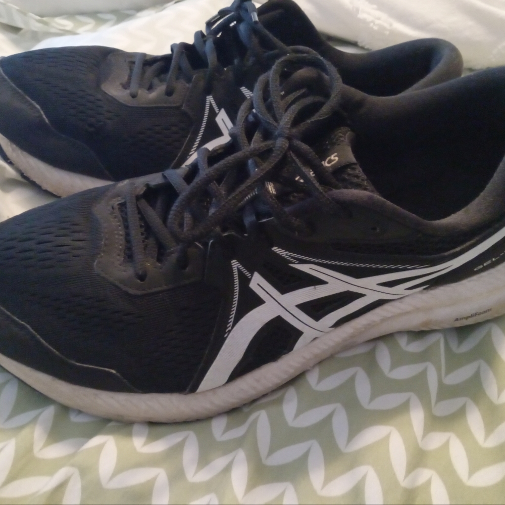 Asics 13 wide